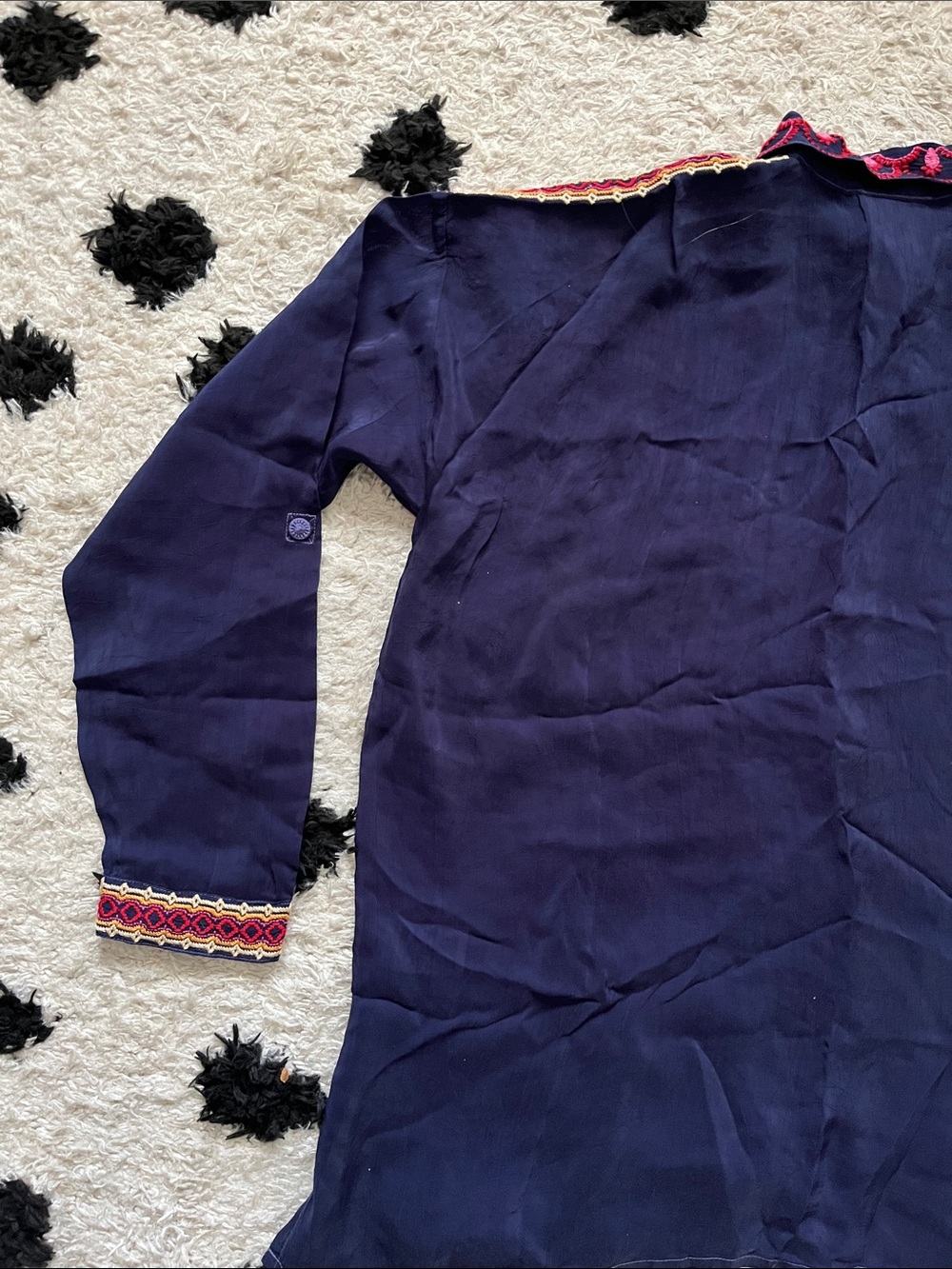 Johnny Was size small Slim Audrey Tunic Navy Embroidered Floral Tunic - Picture 12 of 12